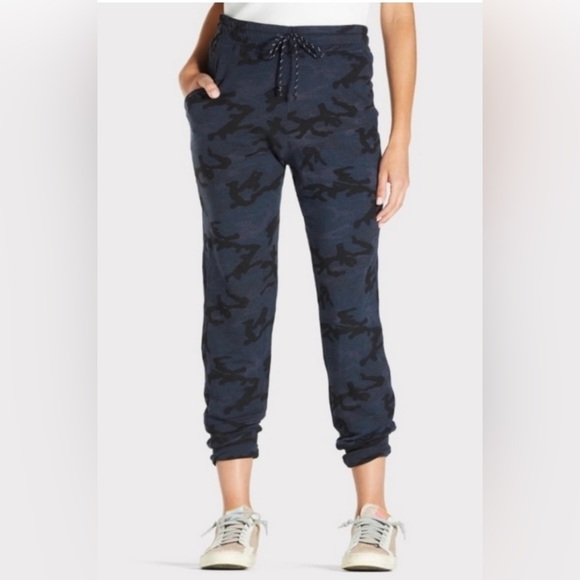 Sundry Blue Camo Joggers - Picture 11 of 11